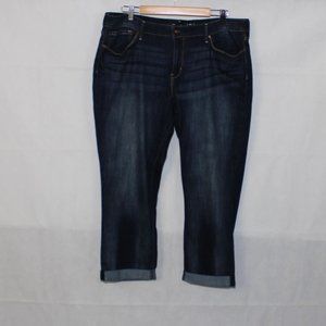 Levis Signature Modern Slim Cuffed Capris 20 N64